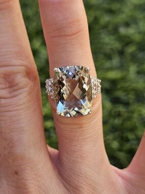 14k White Gold Cushion-Cut Green Amethyst Cocktail Ring